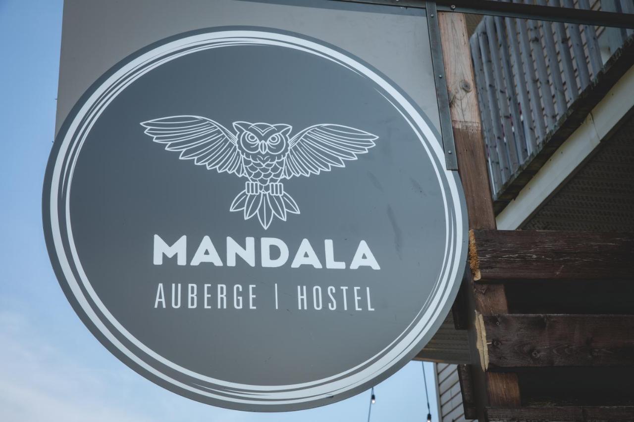 Auberge Mandala Saint-Mathieu-du-Parc Buitenkant foto
